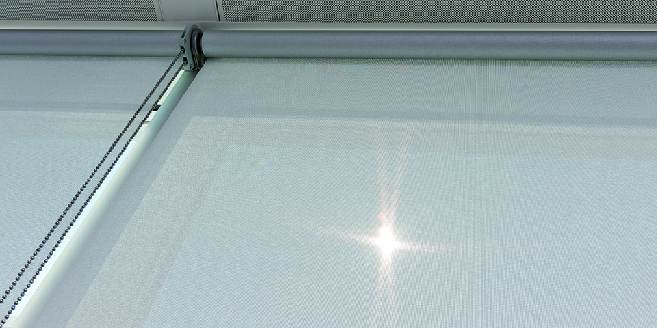 Nieuwe Luxaflex® M-Screen Ultimetal® beschermt tegen zon en warmte op kantoor